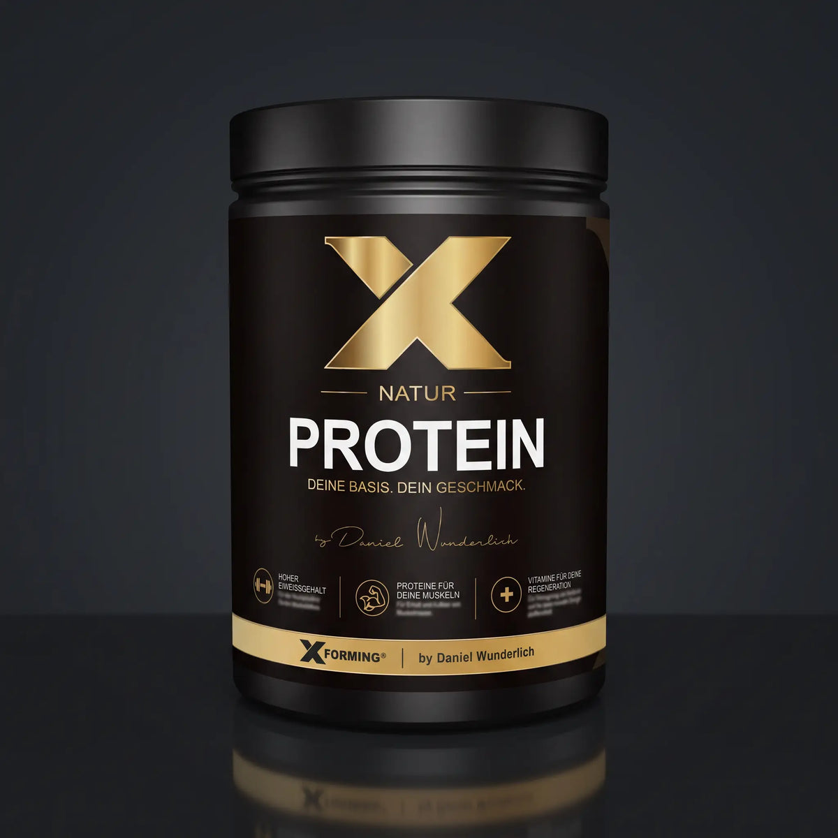 X-PROTEIN Natur Dose 750 g auf dunklem Studiountergrund mit Reflexion